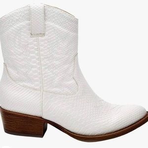 Coconuts by Matisse White Western Booties